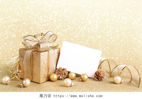 圣诞礼品盒圣诞球与空白便笺的背景图圣诞节